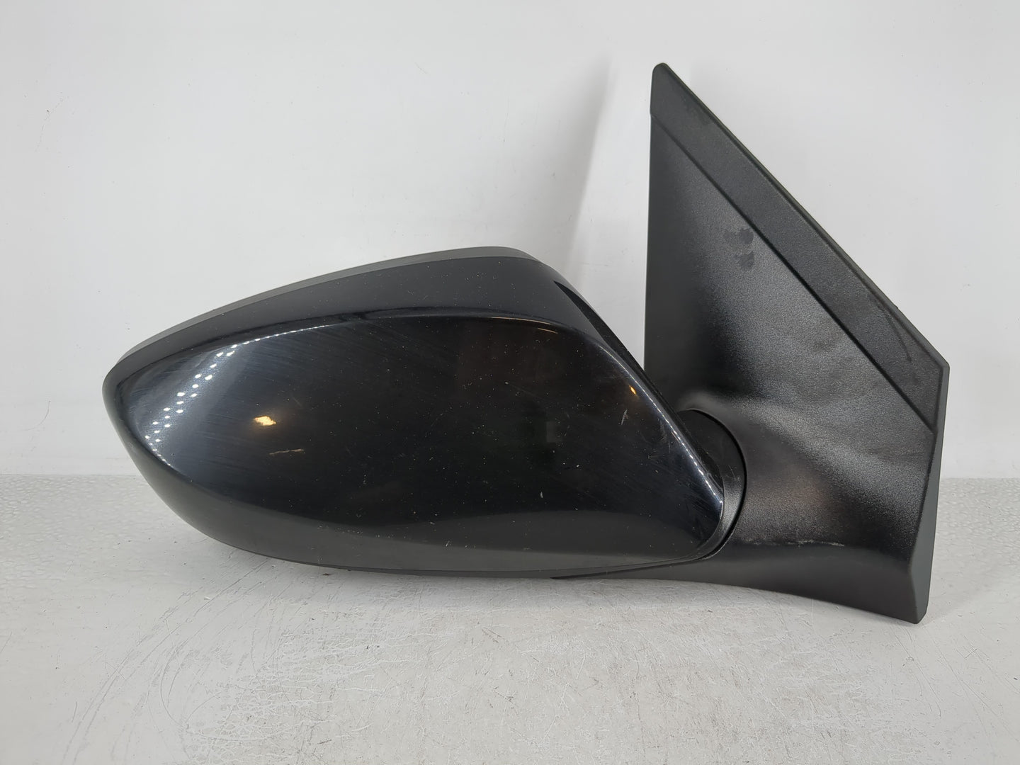 2014-2017 Hyundai Elantra Passenger Side View Mirror - Right Door Mirror OEM Used - Oemusedautoparts1.com