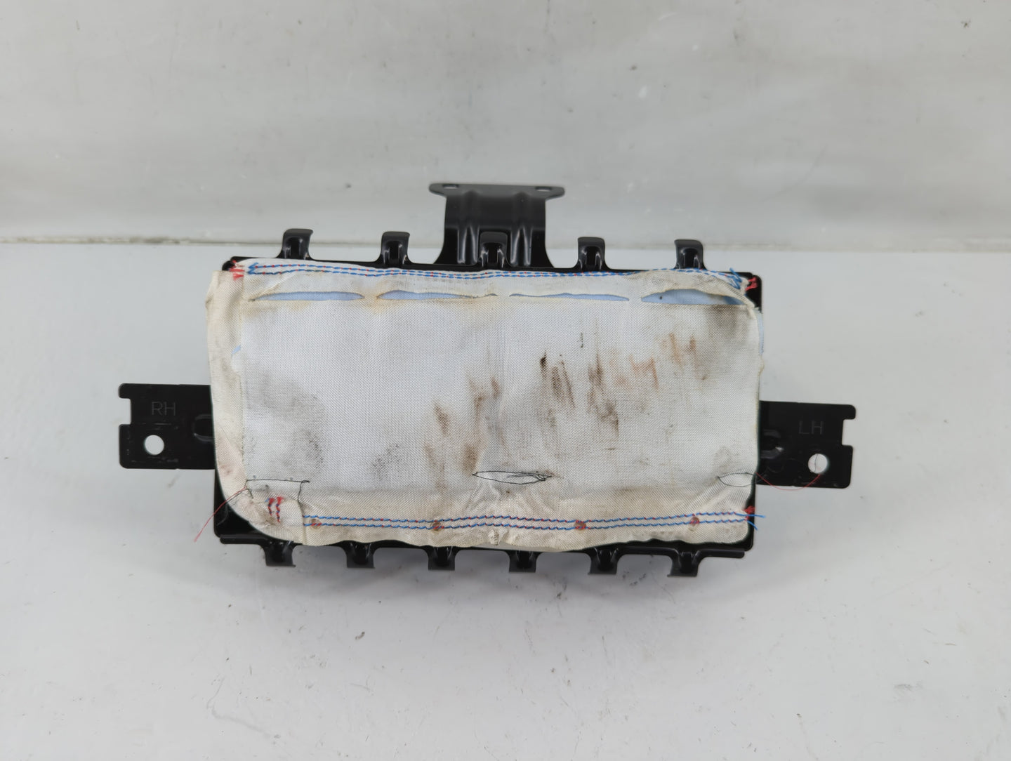 2016-2017 Hyundai Elantra Air Bag Passenger Right Dashboard OEM P/N:84530A5500 Fits Fits 2016 2017 OEM Used Auto Parts - Oem