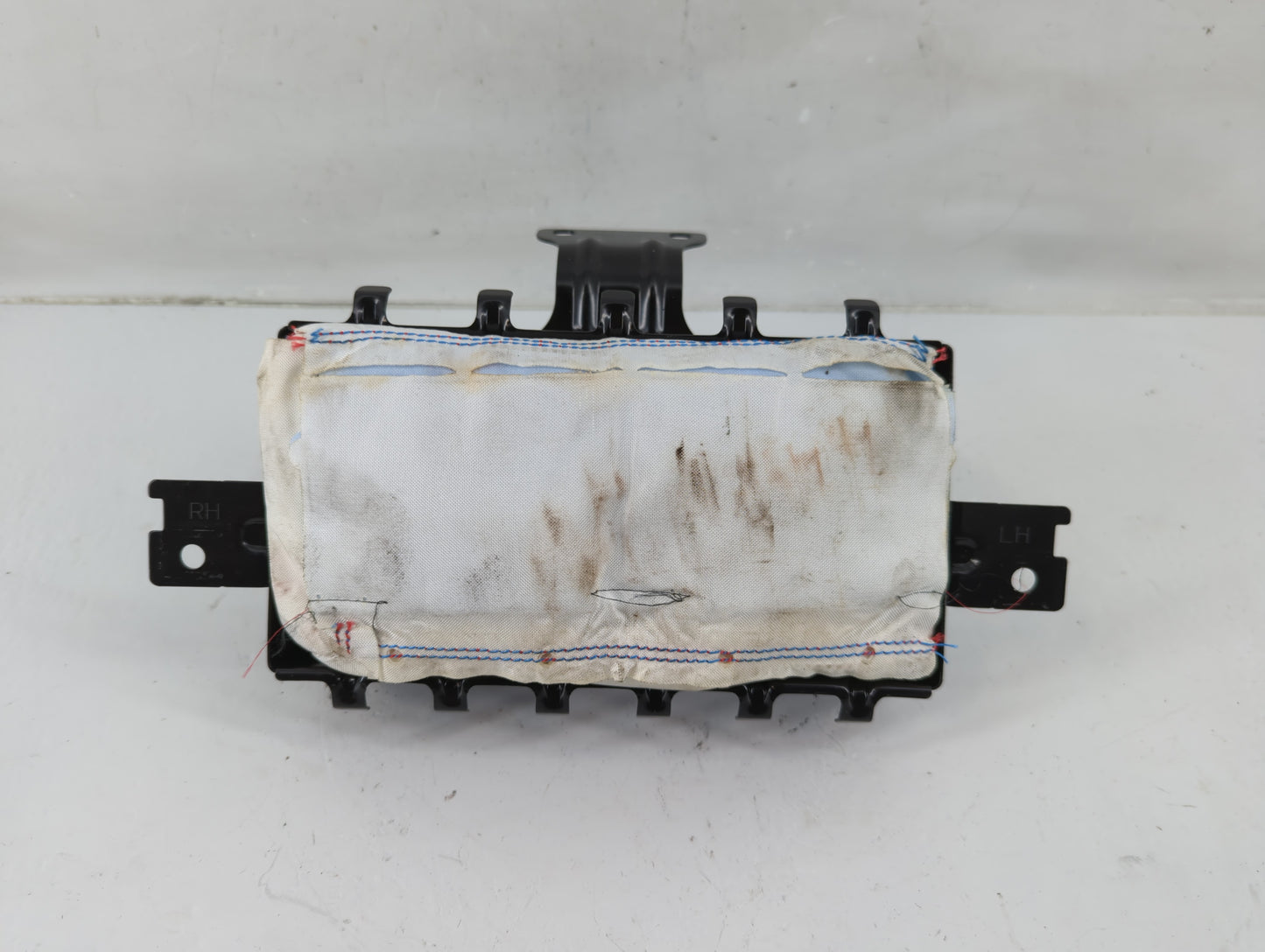 2016-2017 Hyundai Elantra Air Bag Passenger Right Dashboard OEM P/N:84530A5500 Fits Fits 2016 2017 OEM Used Auto Parts - Oem