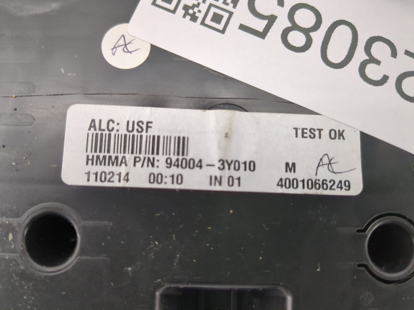 2014-2016 Hyundai Elantra Instrument Cluster Speedometer Gauges P/N:94004-3Y010 Fits Fits 2014 2015 2016 OEM Used Auto Parts