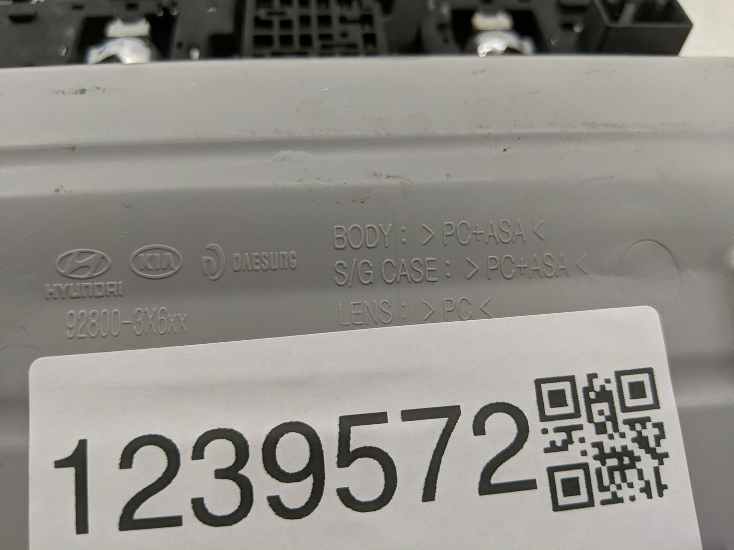 2014 Hyundai Elantra Overhead Roof Console - Oemusedautoparts1.com