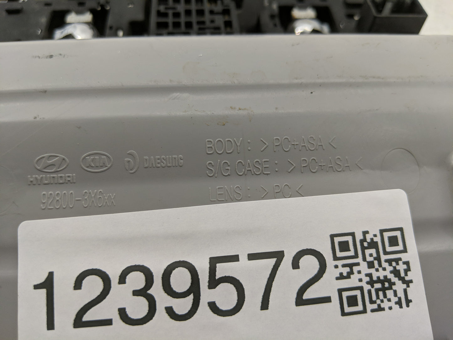 2014 Hyundai Elantra Overhead Roof Console - Oemusedautoparts1.com