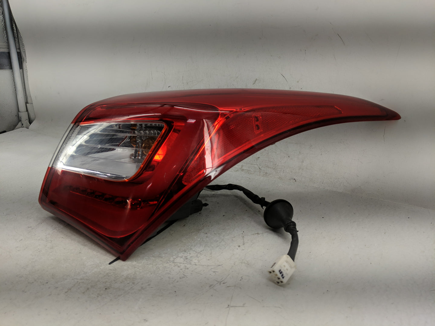 2014-2017 Hyundai Elantra Tail Light Assembly Passenger Right OEM Fits Fits 2014 2015 2016 2017 OEM Used Auto Parts - Oemuse