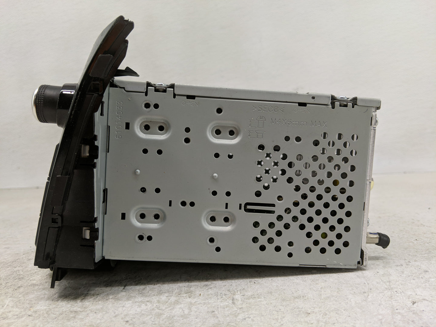 2014-2015 Hyundai Elantra Radio AM FM Cd Player Receiver Replacement P/N:96170-A5160GU Fits Fits 2014 2015 OEM Used Auto Par