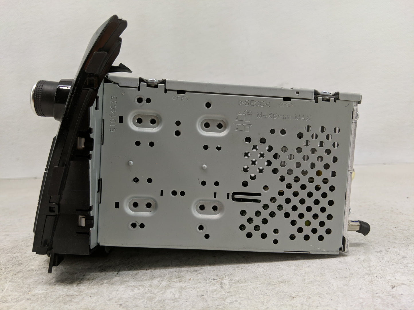 2014-2015 Hyundai Elantra Radio AM FM Cd Player Receiver Replacement P/N:96170-A5160GU Fits Fits 2014 2015 OEM Used Auto Par