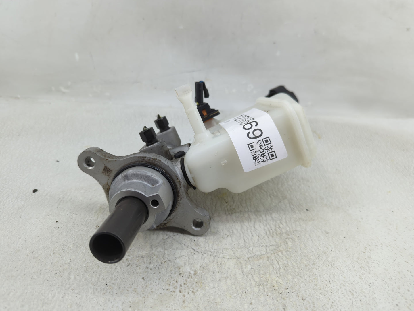 Hyundai Elantra Brake Master Cylinder - Oemusedautoparts1.com