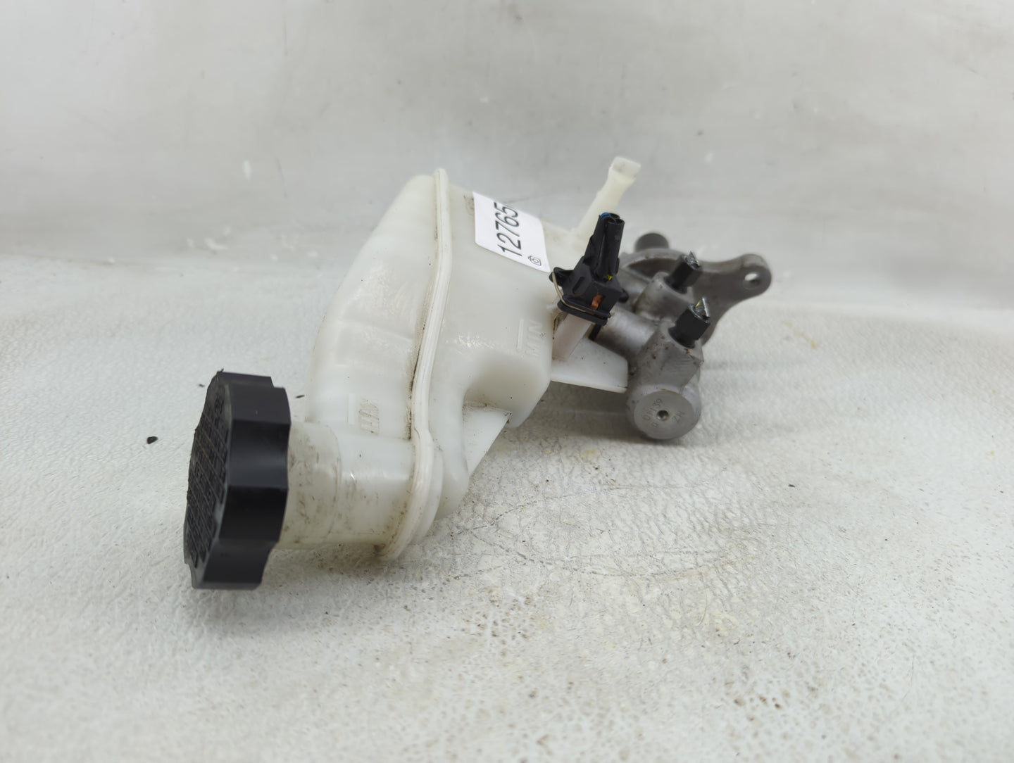 Hyundai Elantra Brake Master Cylinder - Oemusedautoparts1.com