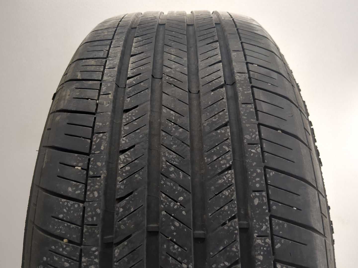 Used Tire 245/60R18 GOODYEAR ASSURANCE FINESSE 105T - Tread Depth 7.5/32 - Oemusedautoparts1.com