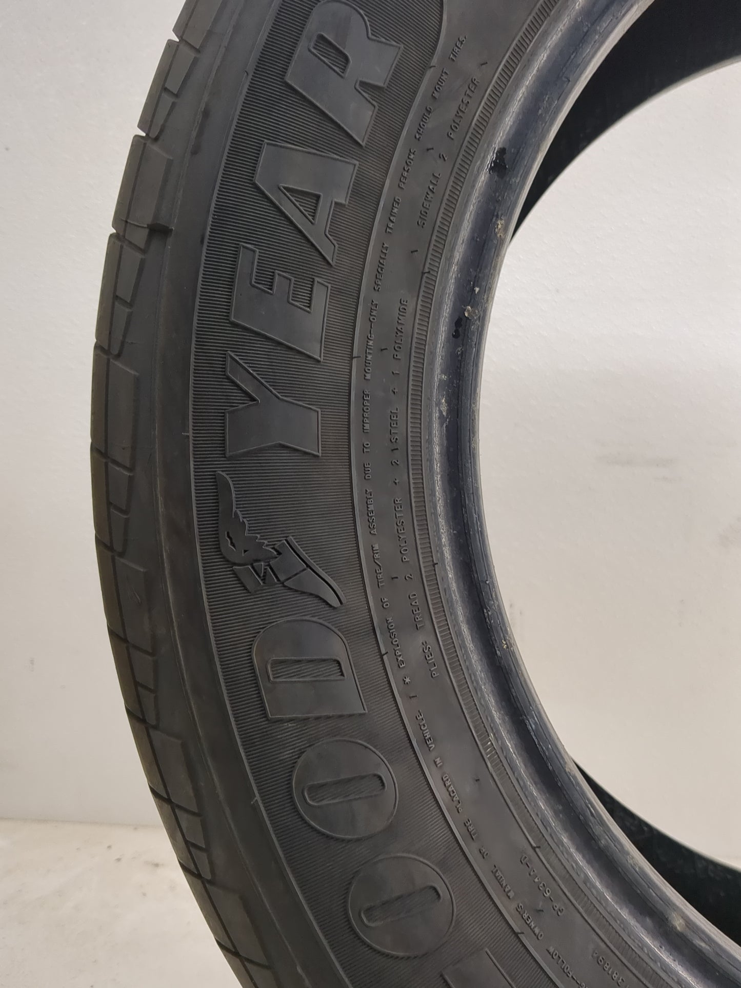 Used Tire 245/60R18 GOODYEAR ASSURANCE FINESSE 105T - Tread Depth 7.5/32 - Oemusedautoparts1.com