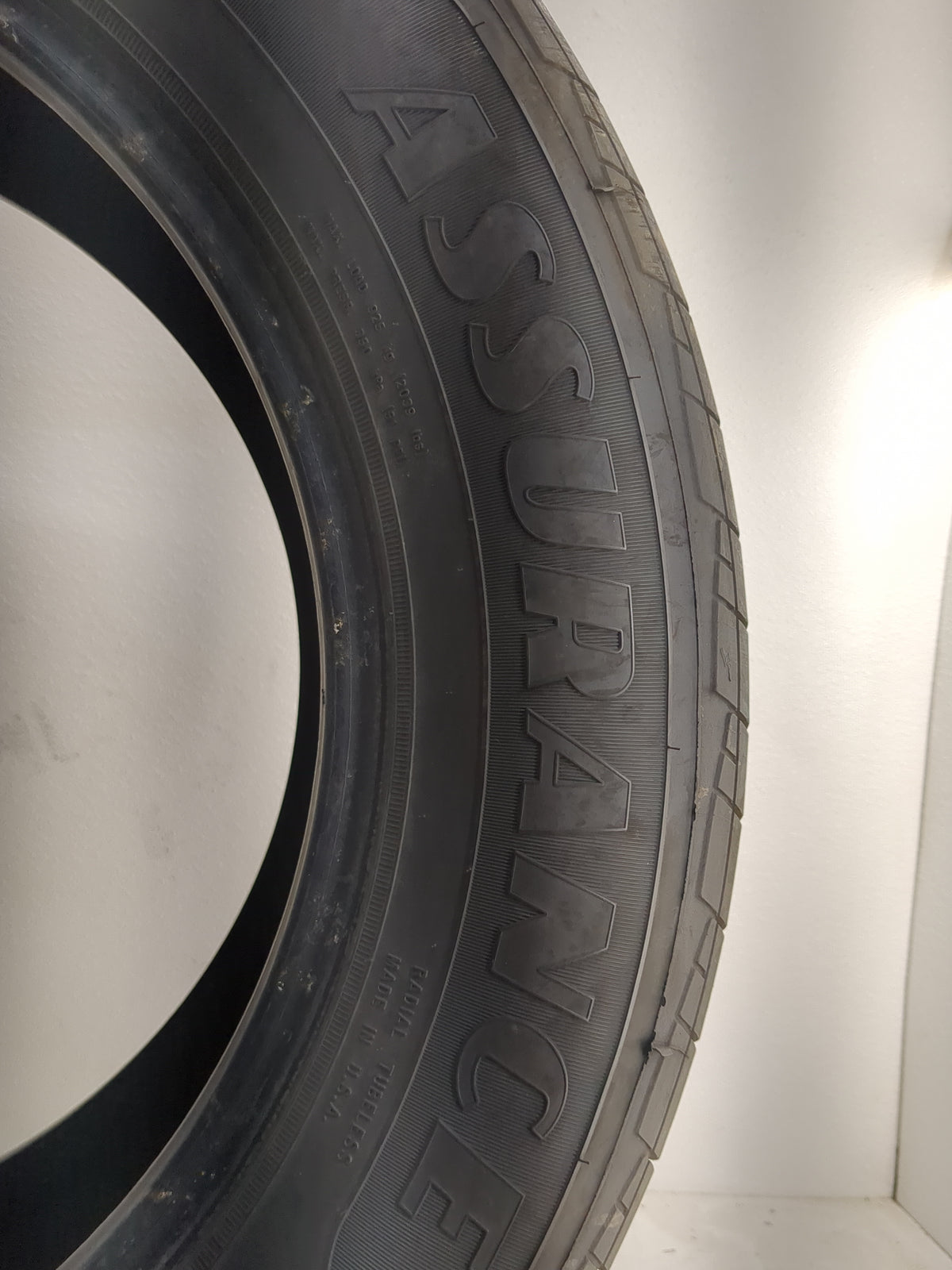 Used Tire 245/60R18 GOODYEAR ASSURANCE FINESSE 105T - Tread Depth 7.5/32 - Oemusedautoparts1.com