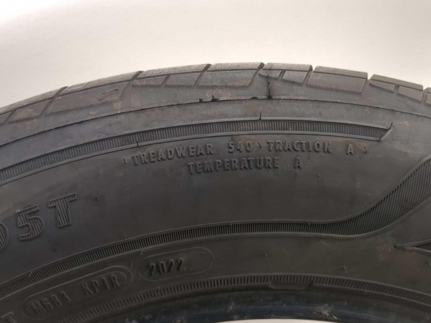 Used Tire 245/60R18 GOODYEAR ASSURANCE FINESSE 105T - Tread Depth 7.5/32 - Oemusedautoparts1.com