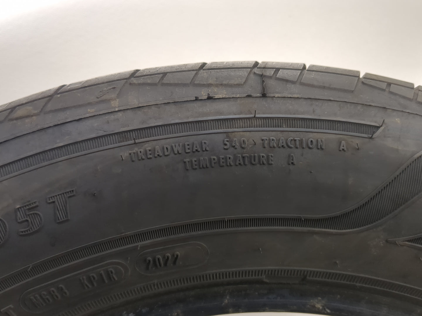 Used Tire 245/60R18 GOODYEAR ASSURANCE FINESSE 105T - Tread Depth 7.5/32 - Oemusedautoparts1.com