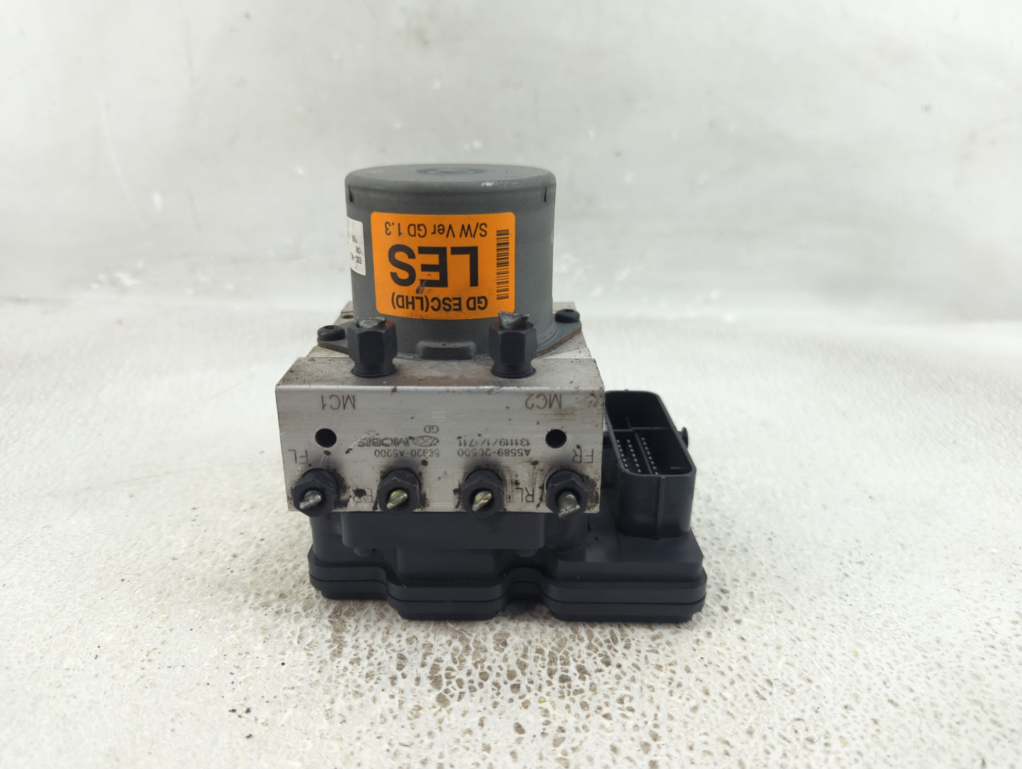 2014-2015 Hyundai Elantra ABS Pump Control Module Replacement P/N:58920-A5200 A5589-20500 Fits Fits 2014 2015 OEM Used Auto 