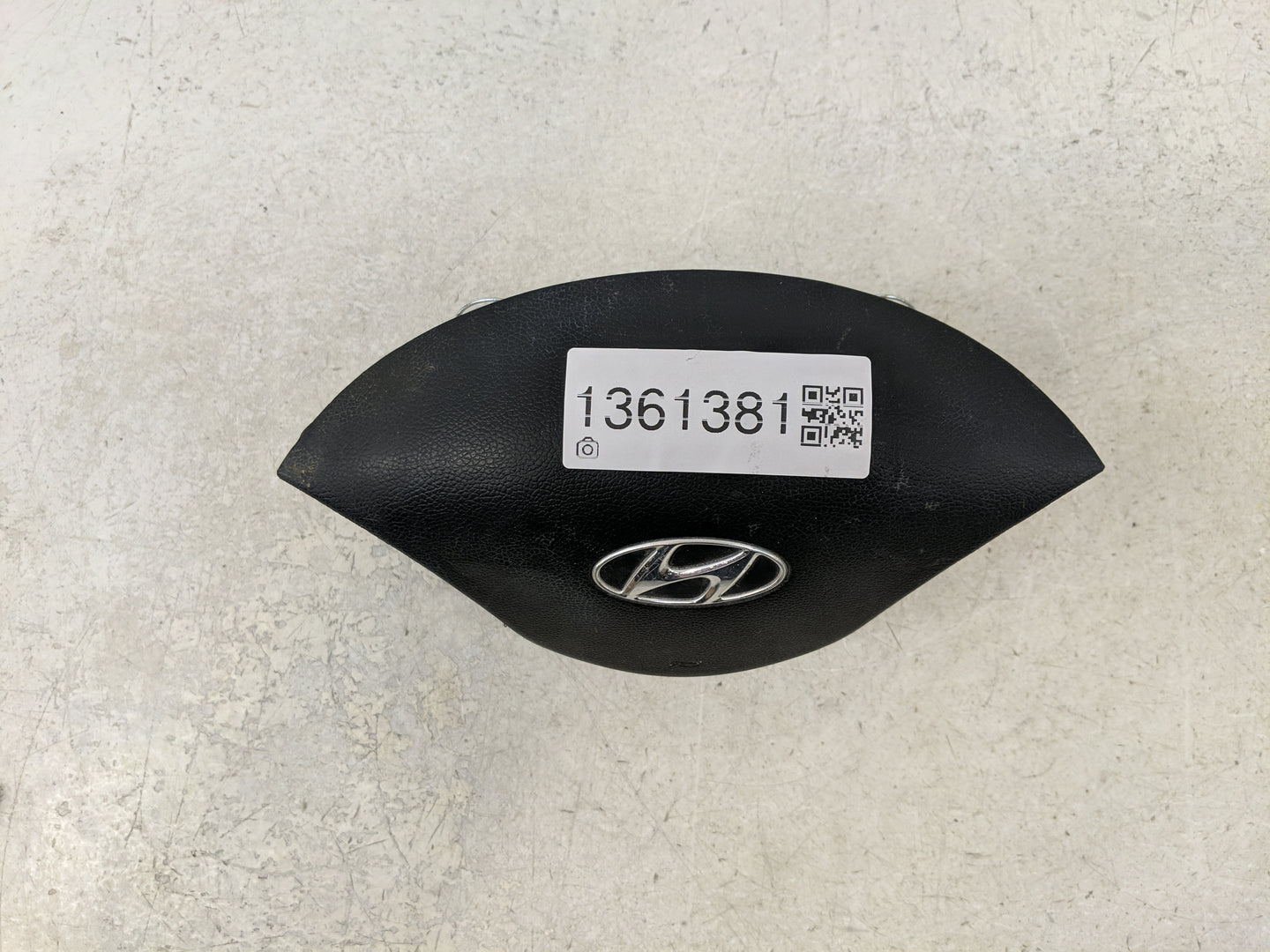 2014 Hyundai Elantra Air Bag Driver Left Steering Wheel Mounted Fits OEM Used Auto Parts - Oemusedautoparts1.com