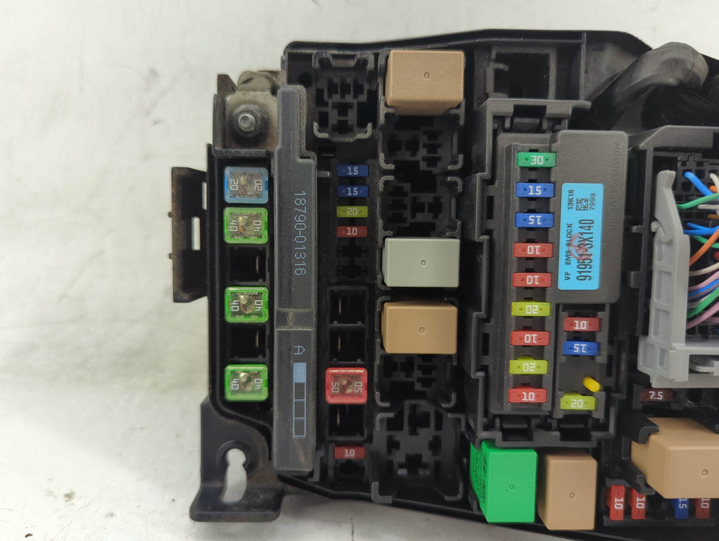 2014-2015 Hyundai Elantra Fusebox Fuse Box Panel Relay Module P/N:91239A5235 Fits Fits 2014 2015 OEM Used Auto Parts - Oemus