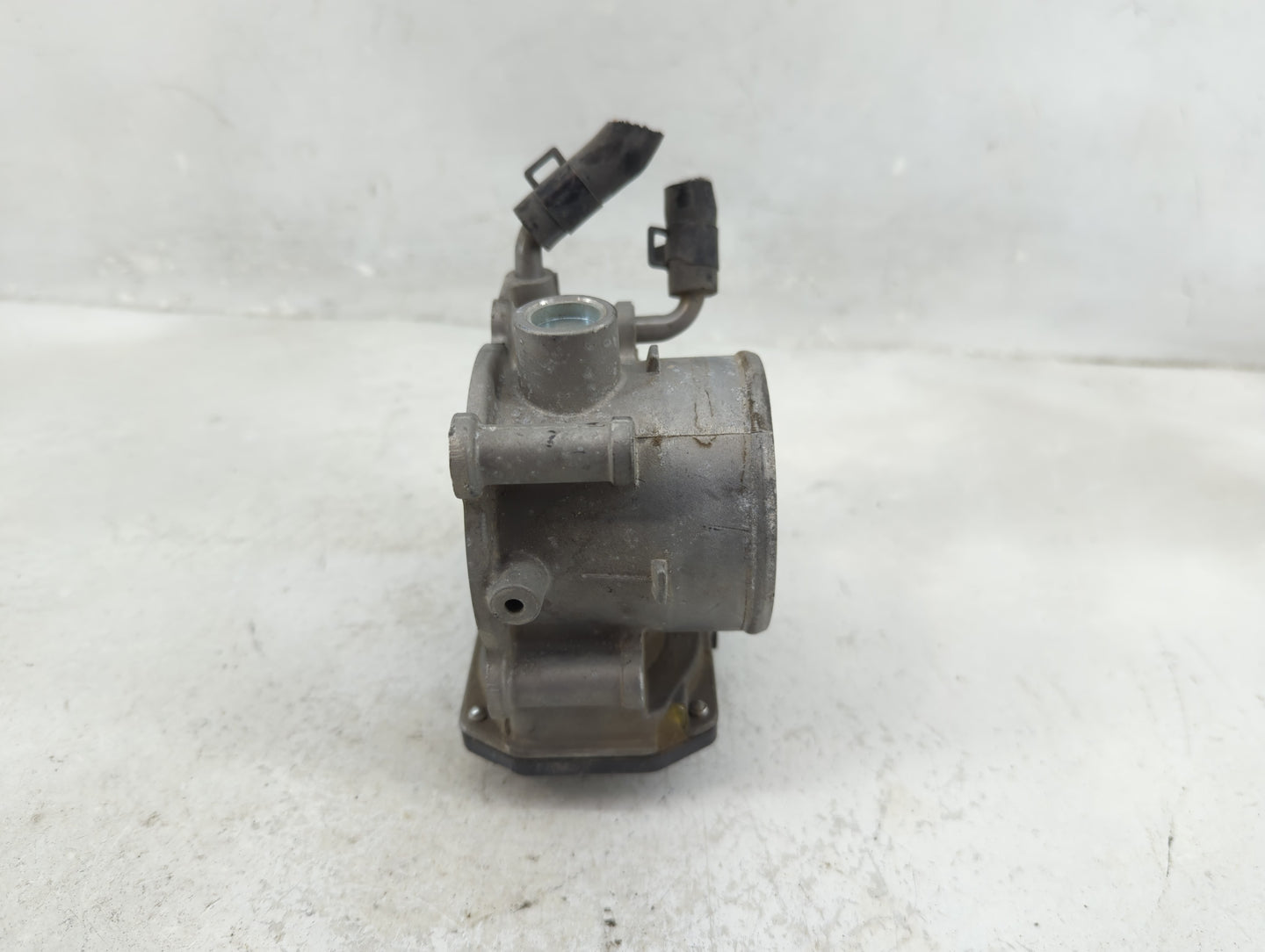 2011-2020 Hyundai Elantra Throttle Body P/N:35100-2E000 Fits Fits 2011 2012 2013 2014 2015 2016 2017 2018 2019 2020 2021 OEM