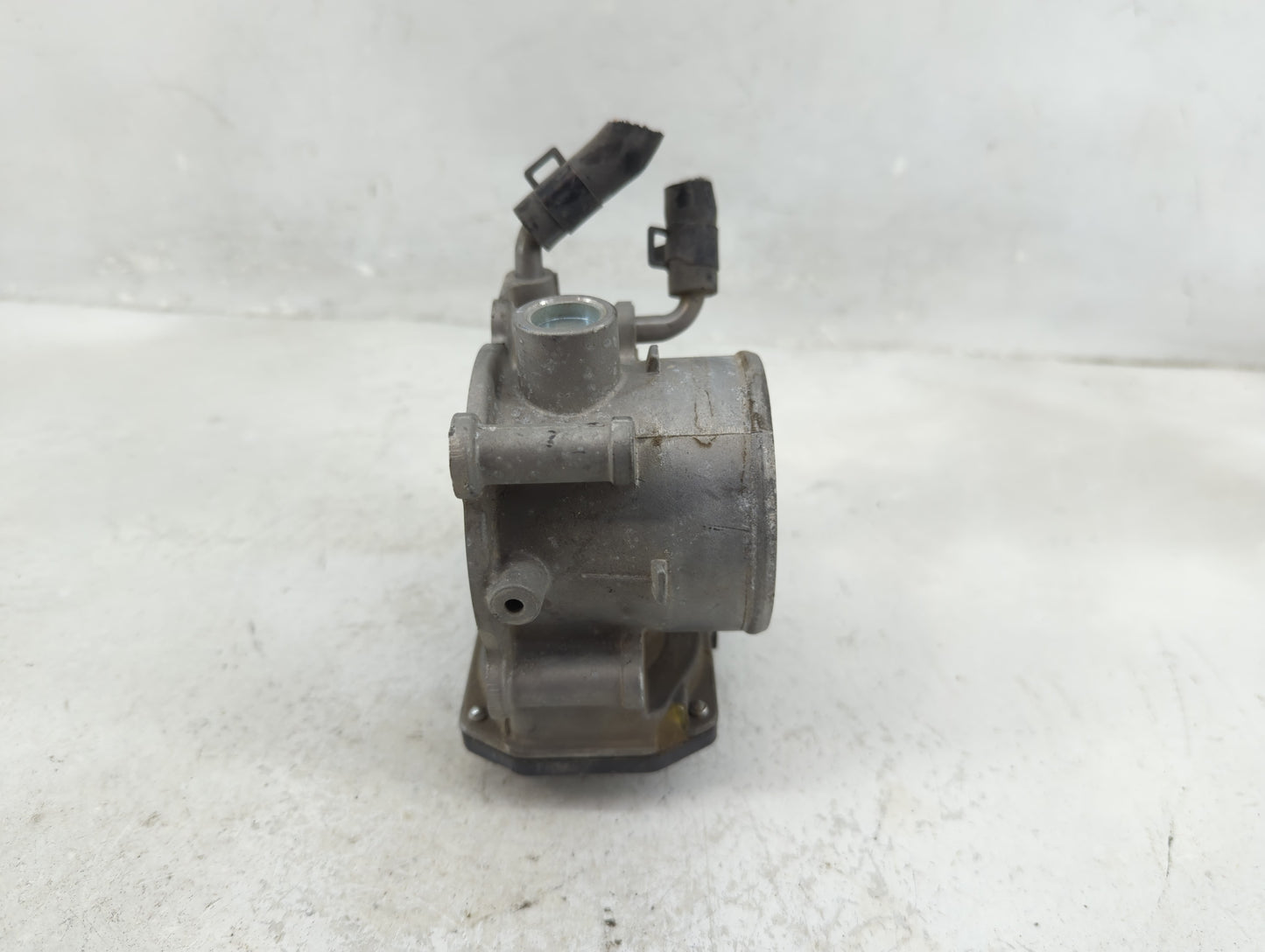 2011-2020 Hyundai Elantra Throttle Body P/N:35100-2E000 Fits Fits 2011 2012 2013 2014 2015 2016 2017 2018 2019 2020 2021 OEM