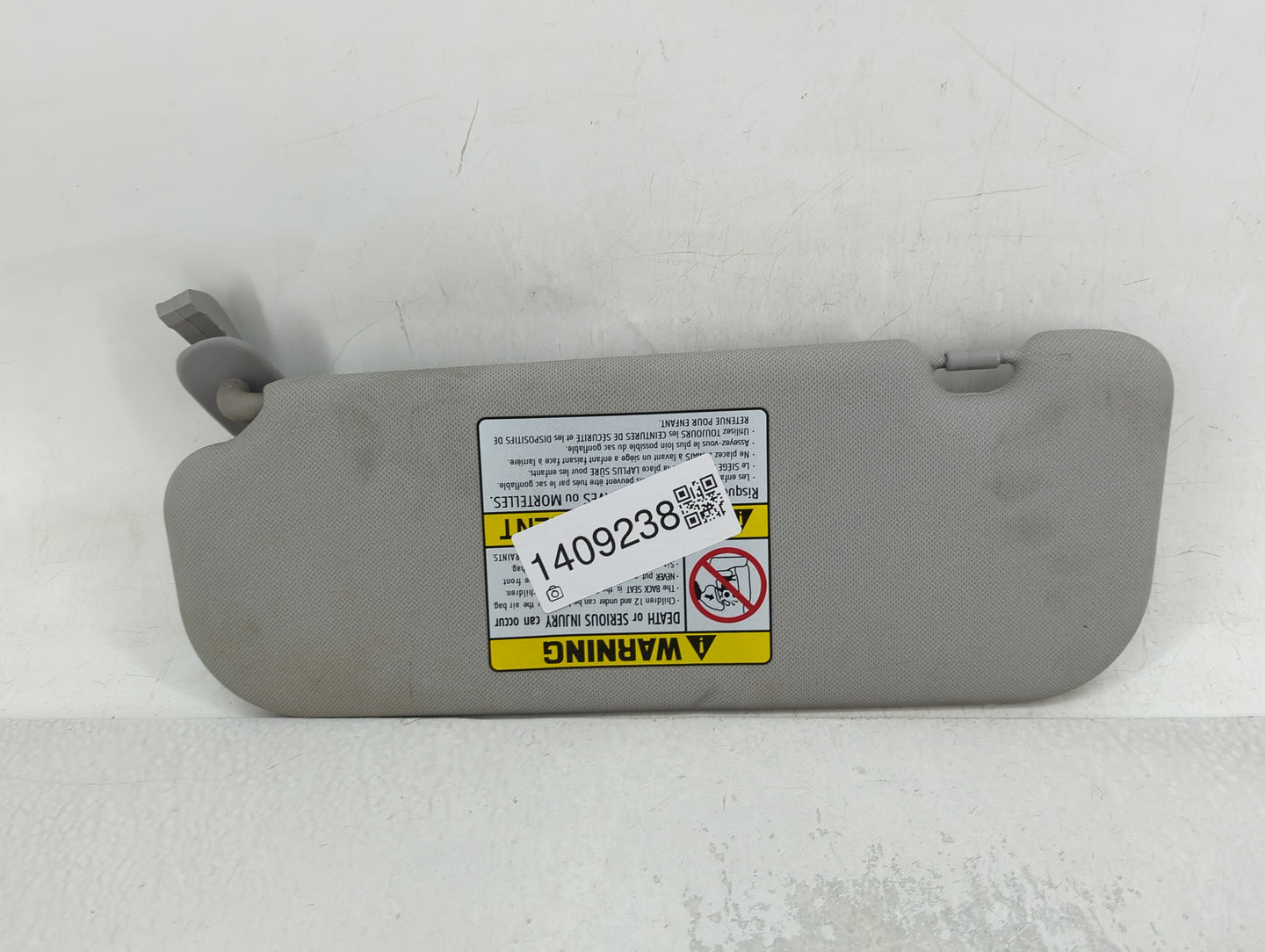 2014-2016 Hyundai Elantra Sun Visor Shade Replacement Passenger Right Mirror Fits Fits 2014 2015 2016 OEM Used Auto Parts - 