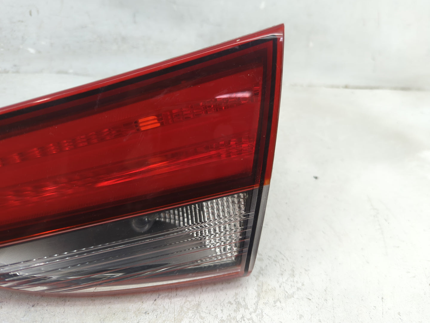 2014 Hyundai Elantra Driver Left Side Deck Lid Mounted Tail Light - Oemusedautoparts1.com