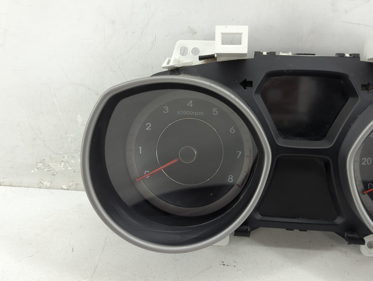 2014-2016 Hyundai Elantra Instrument Cluster Speedometer Gauges P/N:94004-3X240 Fits Fits 2014 2015 2016 OEM Used Auto Parts