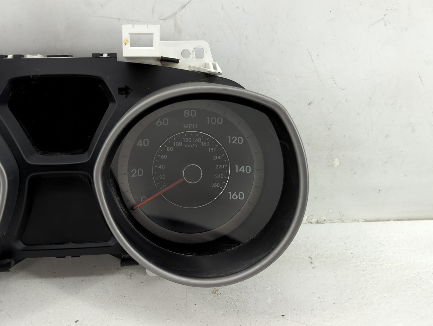 2014-2016 Hyundai Elantra Instrument Cluster Speedometer Gauges P/N:94004-3X240 Fits Fits 2014 2015 2016 OEM Used Auto Parts
