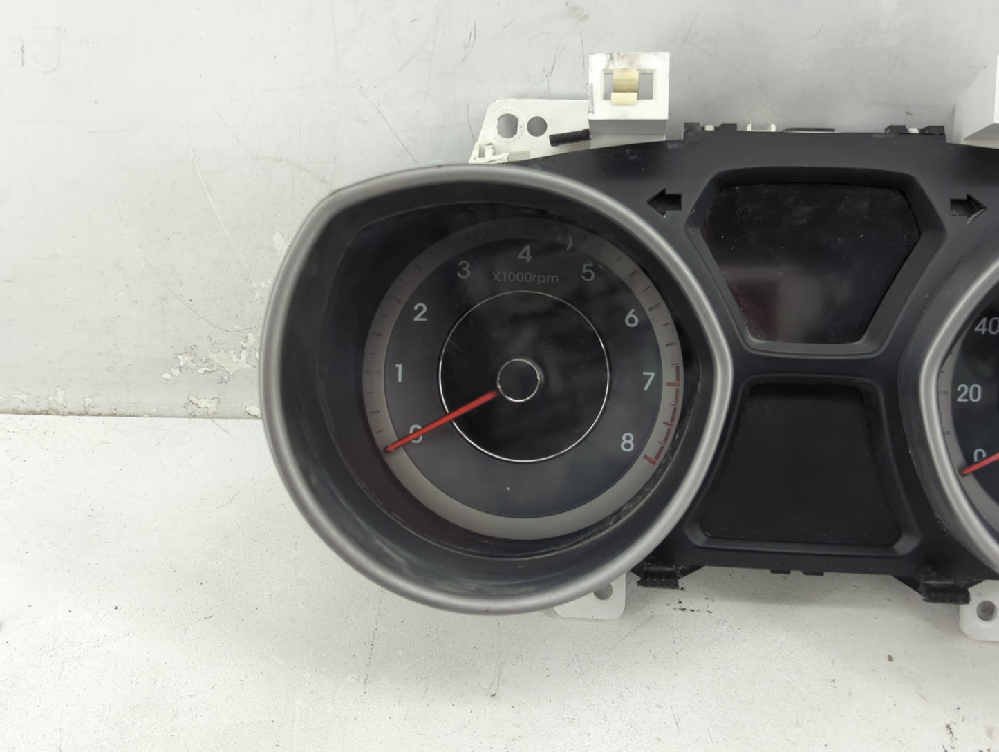2014-2016 Hyundai Elantra Instrument Cluster Speedometer Gauges P/N:94004-3X240 Fits Fits 2014 2015 2016 OEM Used Auto Parts