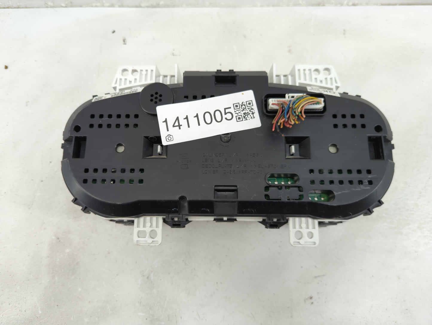 2014-2016 Hyundai Elantra Instrument Cluster Speedometer Gauges P/N:94004-3X240 Fits Fits 2014 2015 2016 OEM Used Auto Parts