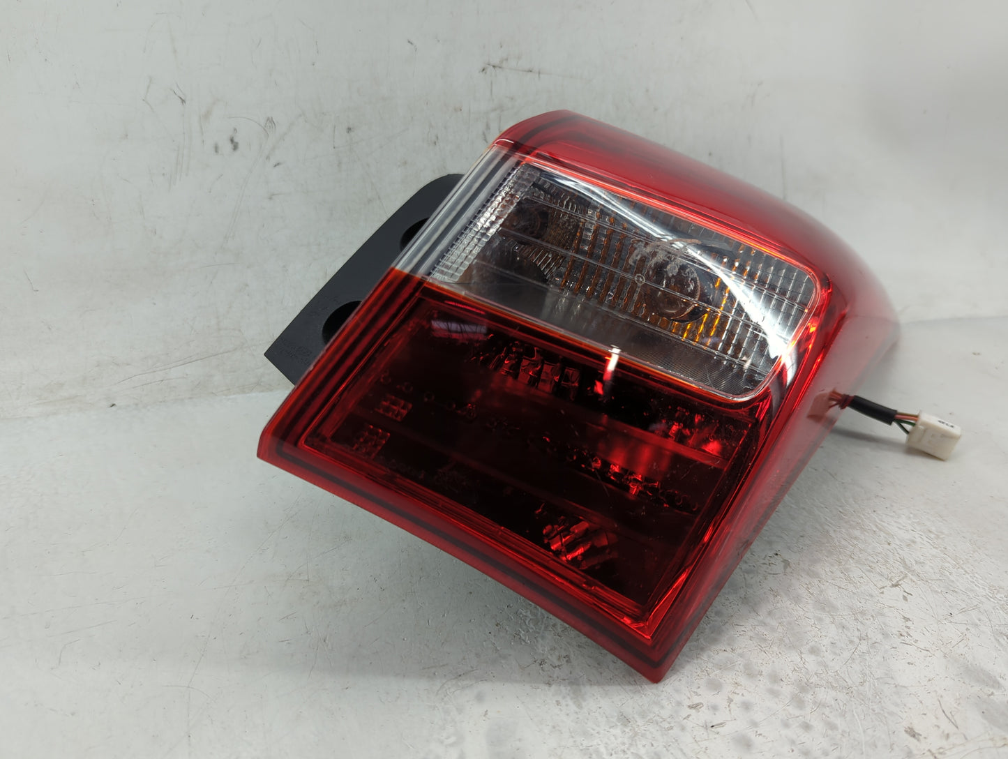 2013-2017 Hyundai Elantra Tail Light Assembly Passenger Right OEM P/N:92402-A50 Fits Fits 2013 2014 2015 2016 2017 OEM Used 