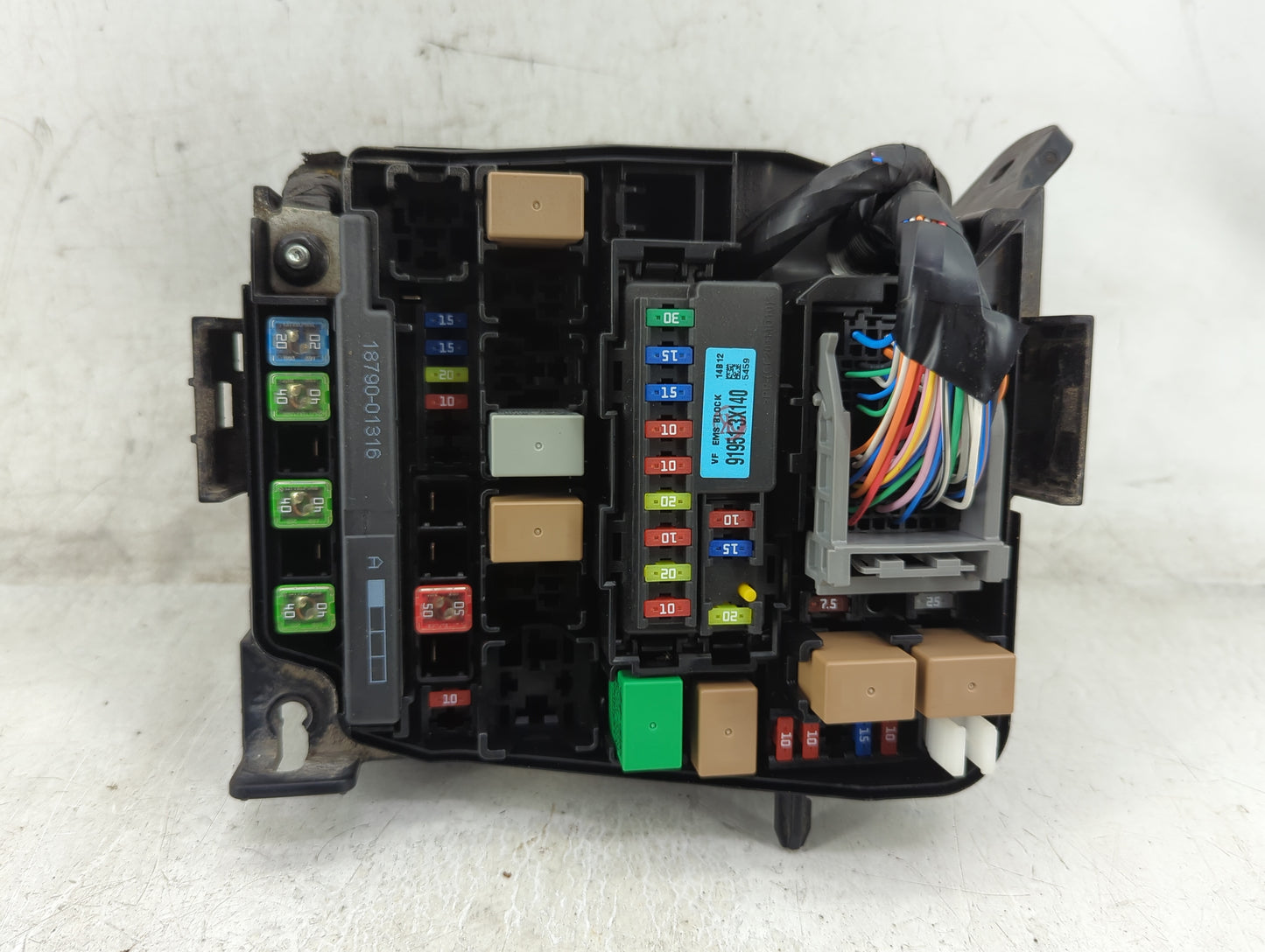 2014-2015 Hyundai Elantra Fusebox Fuse Box Panel Relay Module P/N:91239 A5325 Fits Fits 2014 2015 OEM Used Auto Parts - Oemu