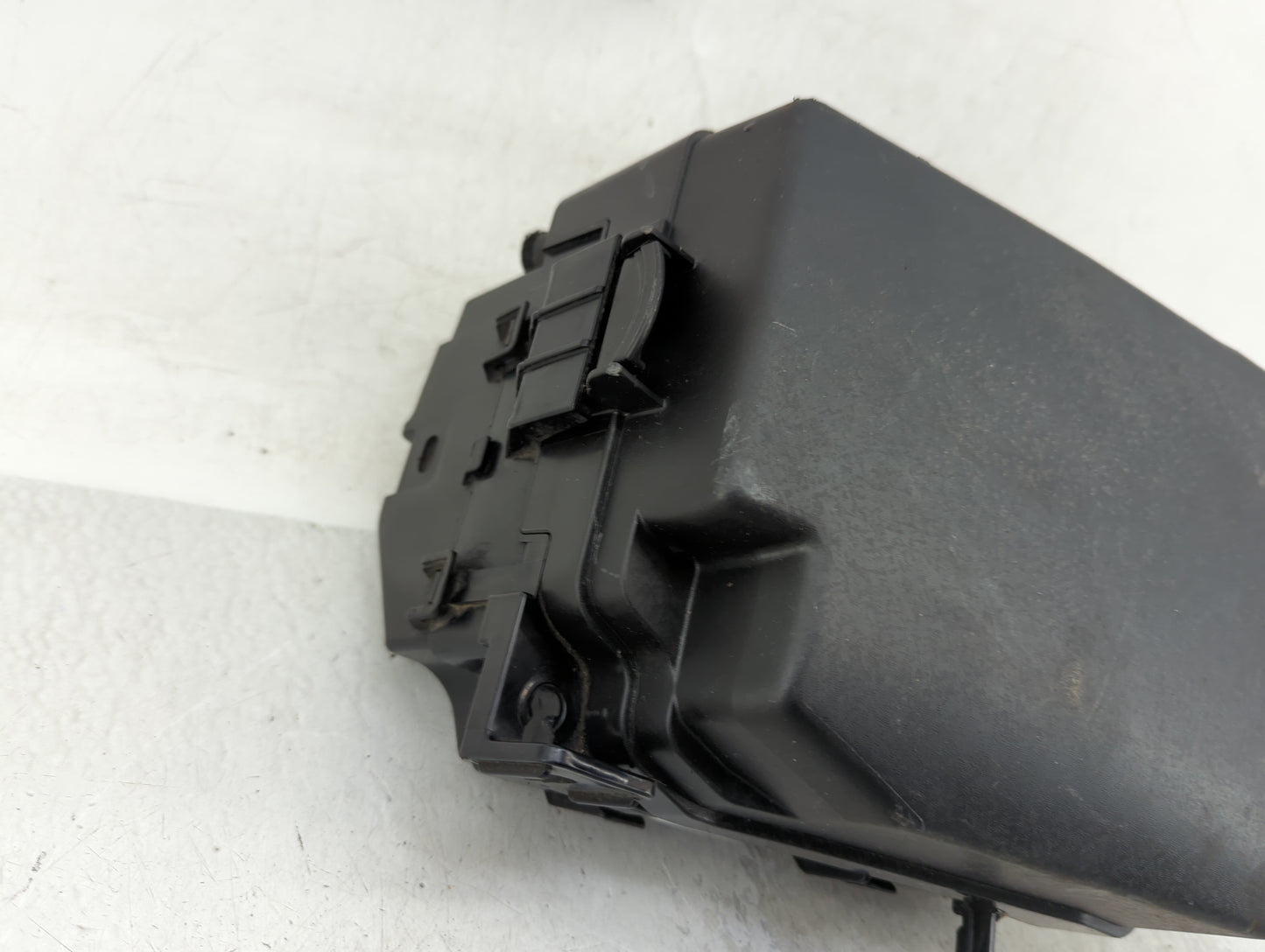 2014-2016 Hyundai Elantra Fusebox Fuse Box Panel Relay Module P/N:91951-3X710 912013Y060UA Fits Fits 2014 2015 2016 OEM Used