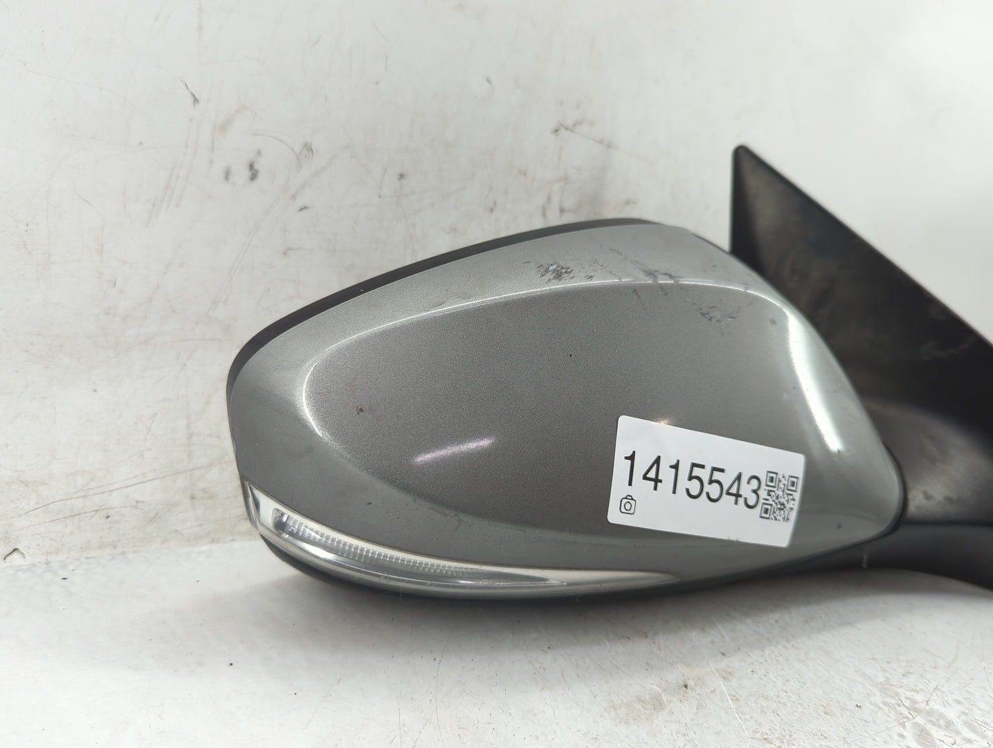 2013-2014 Hyundai Elantra Passenger Side View Mirror - Right Door Mirror OEM Used - Oemusedautoparts1.com