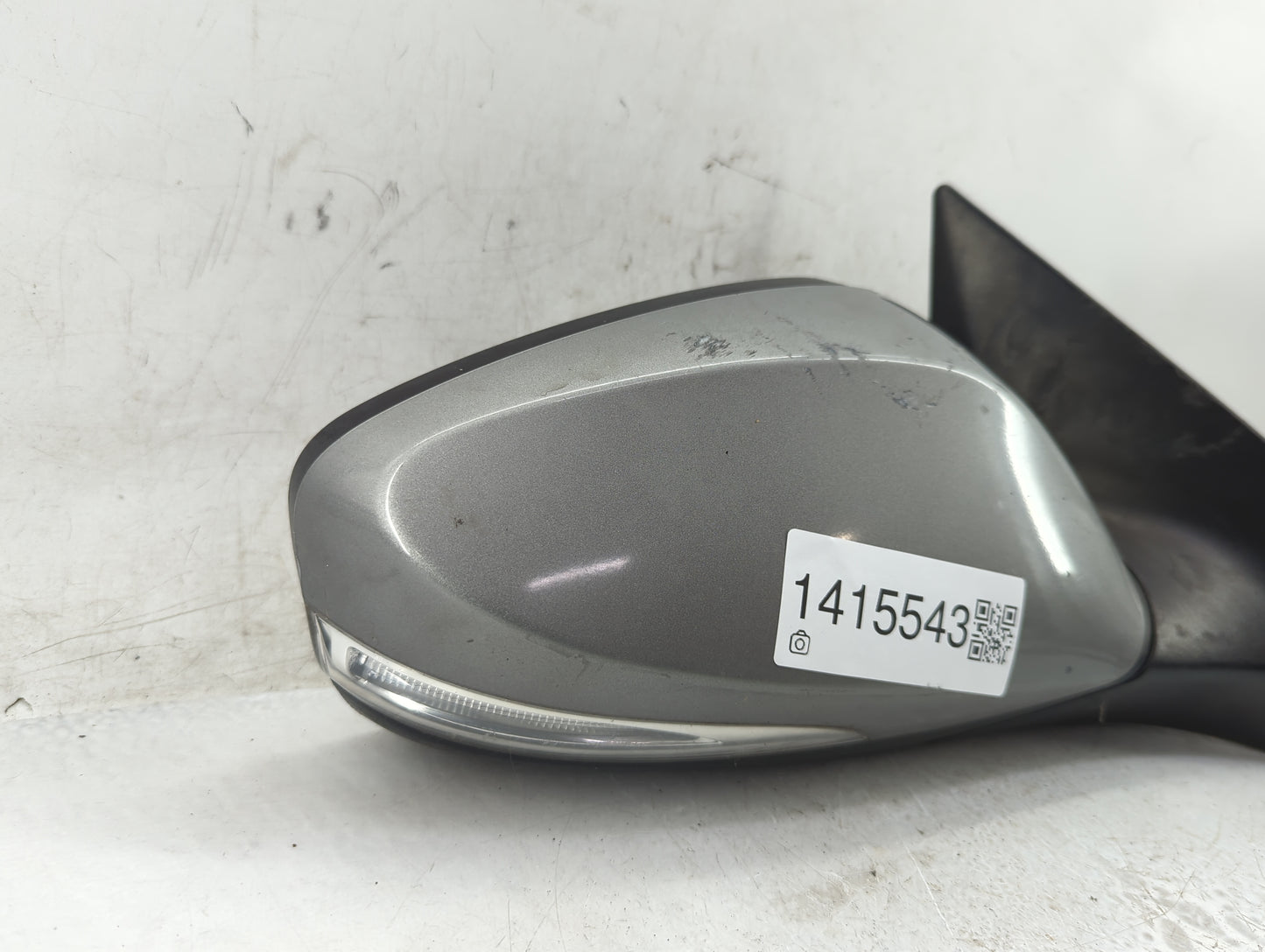 2013-2014 Hyundai Elantra Passenger Side View Mirror - Right Door Mirror OEM Used - Oemusedautoparts1.com