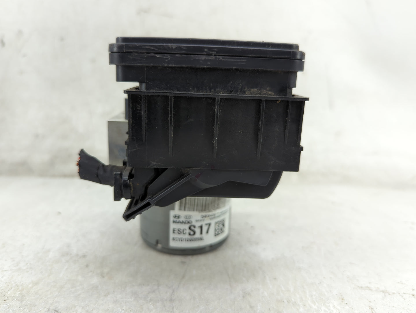 2014-2016 Hyundai Elantra ABS Pump Control Module Replacement P/N:58920-3X630 Fits Fits 2014 2015 2016 OEM Used Auto Parts -