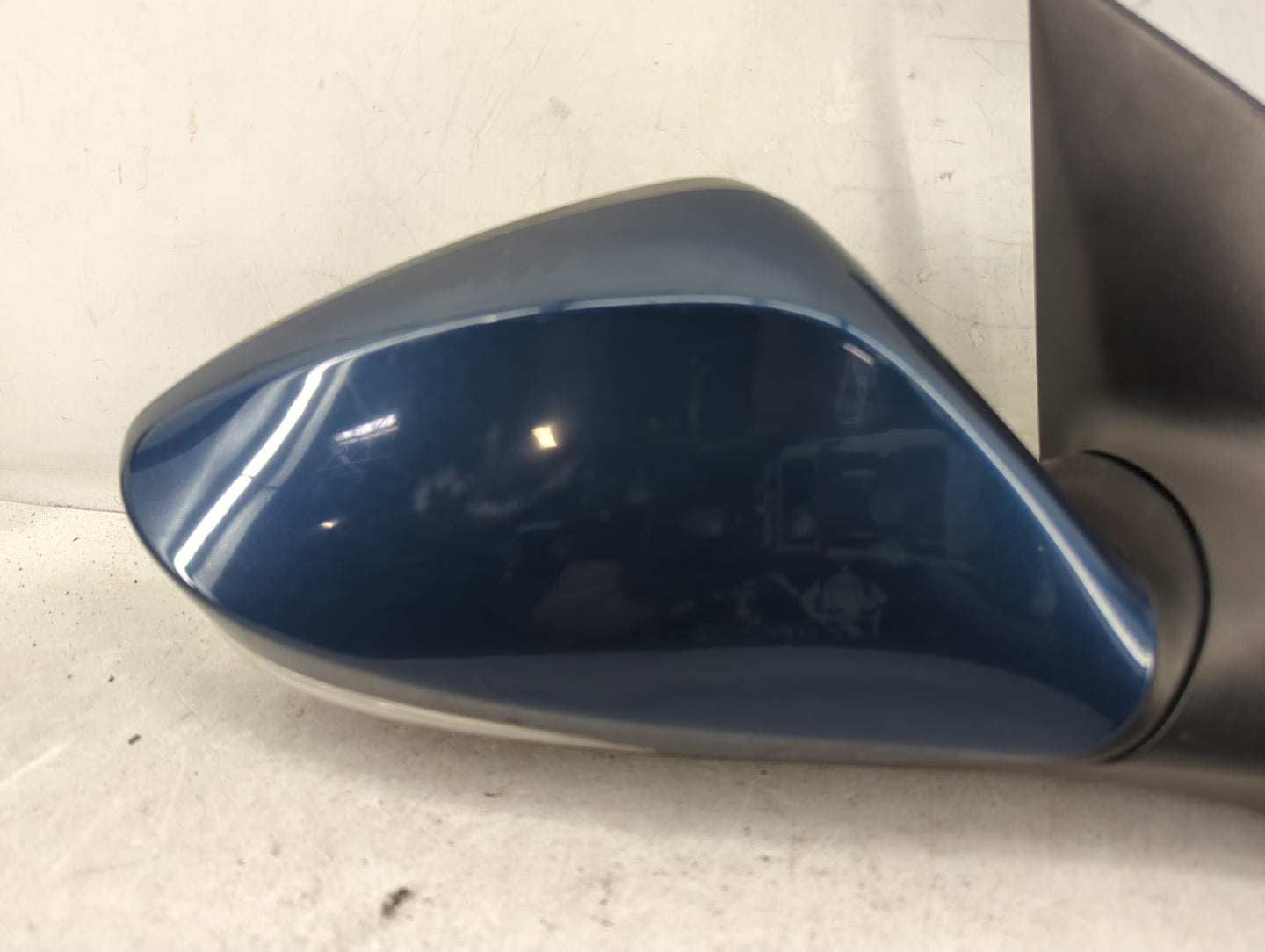 2013-2014 Hyundai Elantra Passenger Side View Mirror - Right Door Mirror OEM Used - Oemusedautoparts1.com