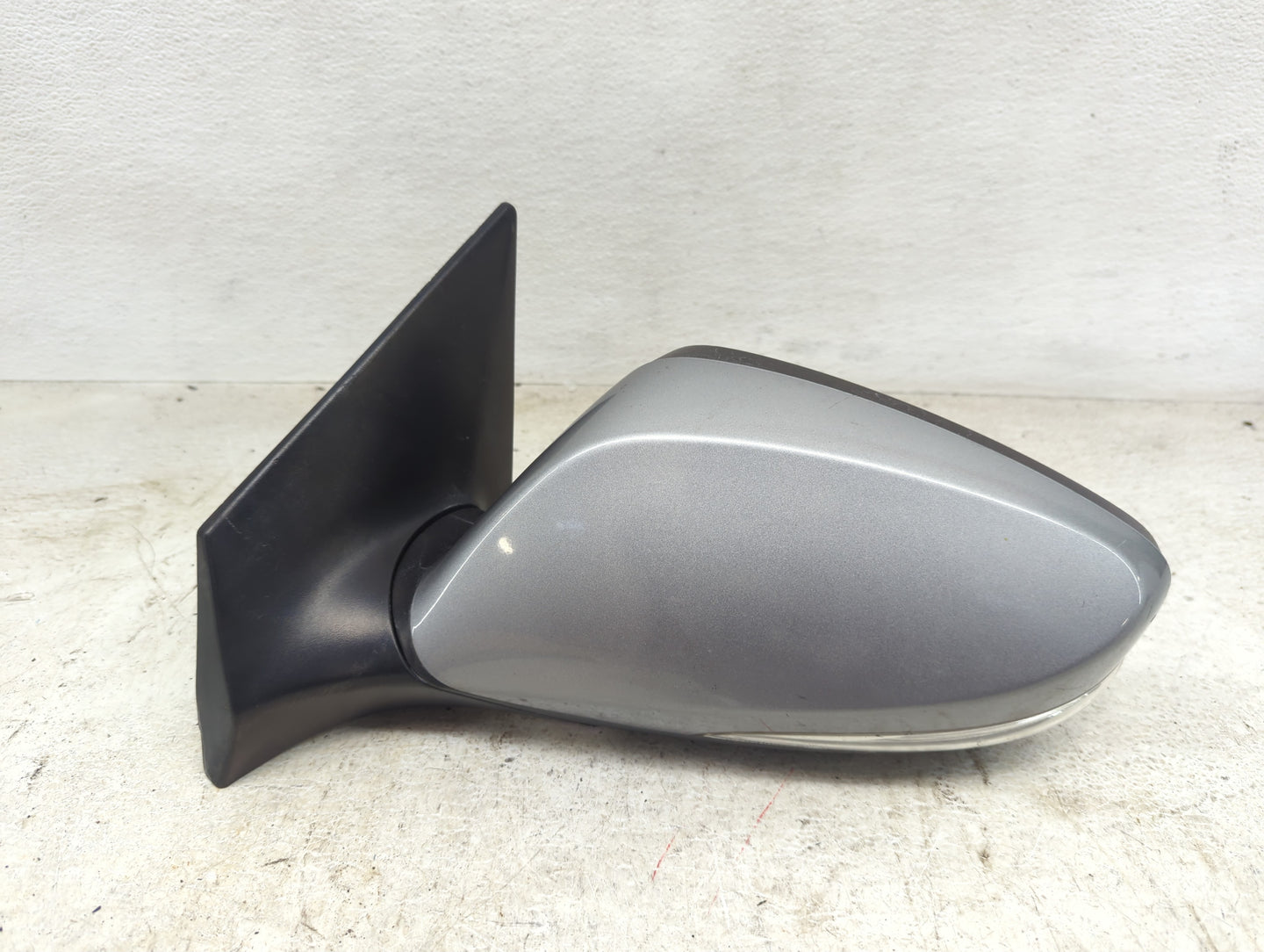 2013-2014 Hyundai Elantra Driver Side View Mirror - Left Door Mirror OEM Used - Oemusedautoparts1.com