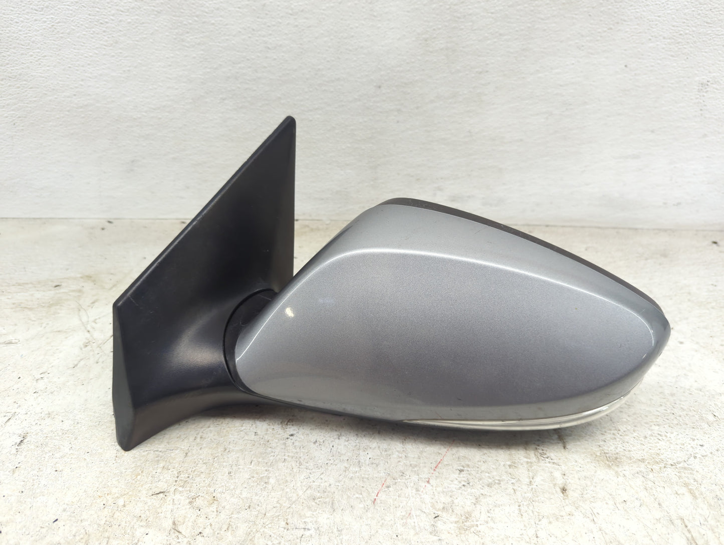 2013-2014 Hyundai Elantra Driver Side View Mirror - Left Door Mirror OEM Used - Oemusedautoparts1.com