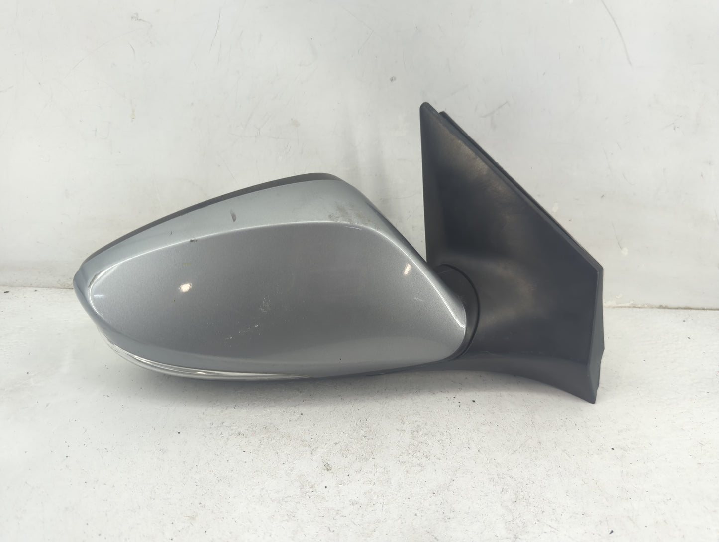 2013-2014 Hyundai Elantra Passenger Side View Mirror - Right Door Mirror OEM Used - Oemusedautoparts1.com