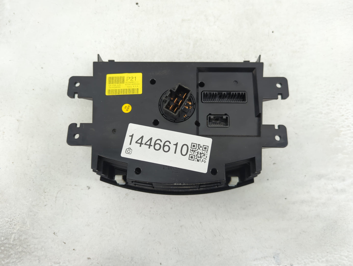 2014 Hyundai Elantra Climate Control Module Temperature AC/Heater Replacement P/N:97250-A5201GU Fits OEM Used Auto Parts - O
