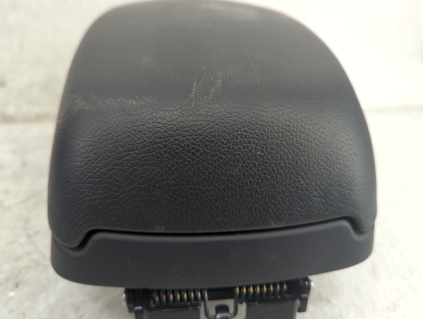 2014 Hyundai Elantra Center Floor Console Black - Oemusedautoparts1.com