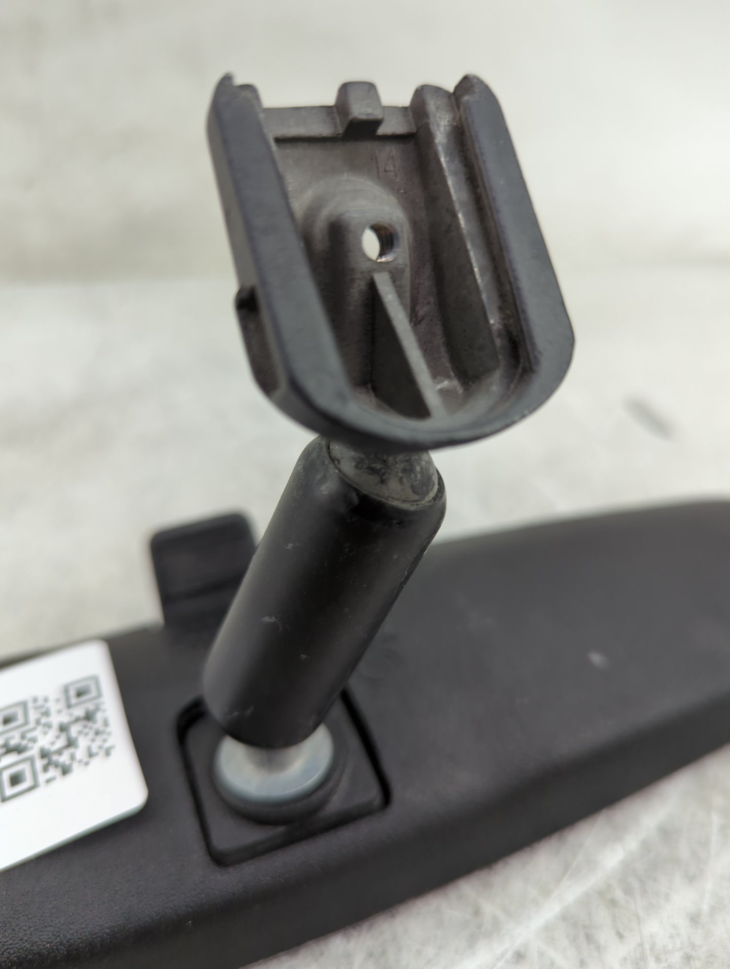 2014 Hyundai Elantra Interior Rear View Mirror Replacement OEM P/N:011083 Fits OEM Used Auto Parts - Oemusedautoparts1.com