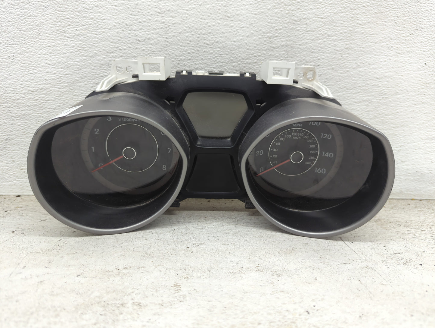 2014-2016 Hyundai Elantra Instrument Cluster Speedometer Gauges P/N:94004-3X210 Miles: Fits Fits 2014 2015 2016 OEM Used Aut