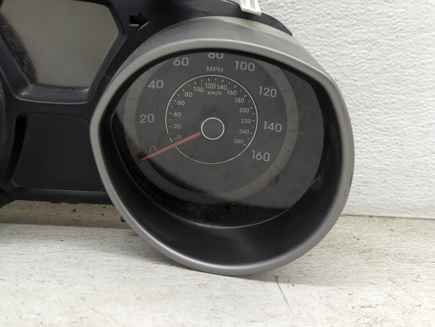 2014-2016 Hyundai Elantra Instrument Cluster Speedometer Gauges P/N:94004-3X210 Miles: Fits Fits 2014 2015 2016 OEM Used Aut