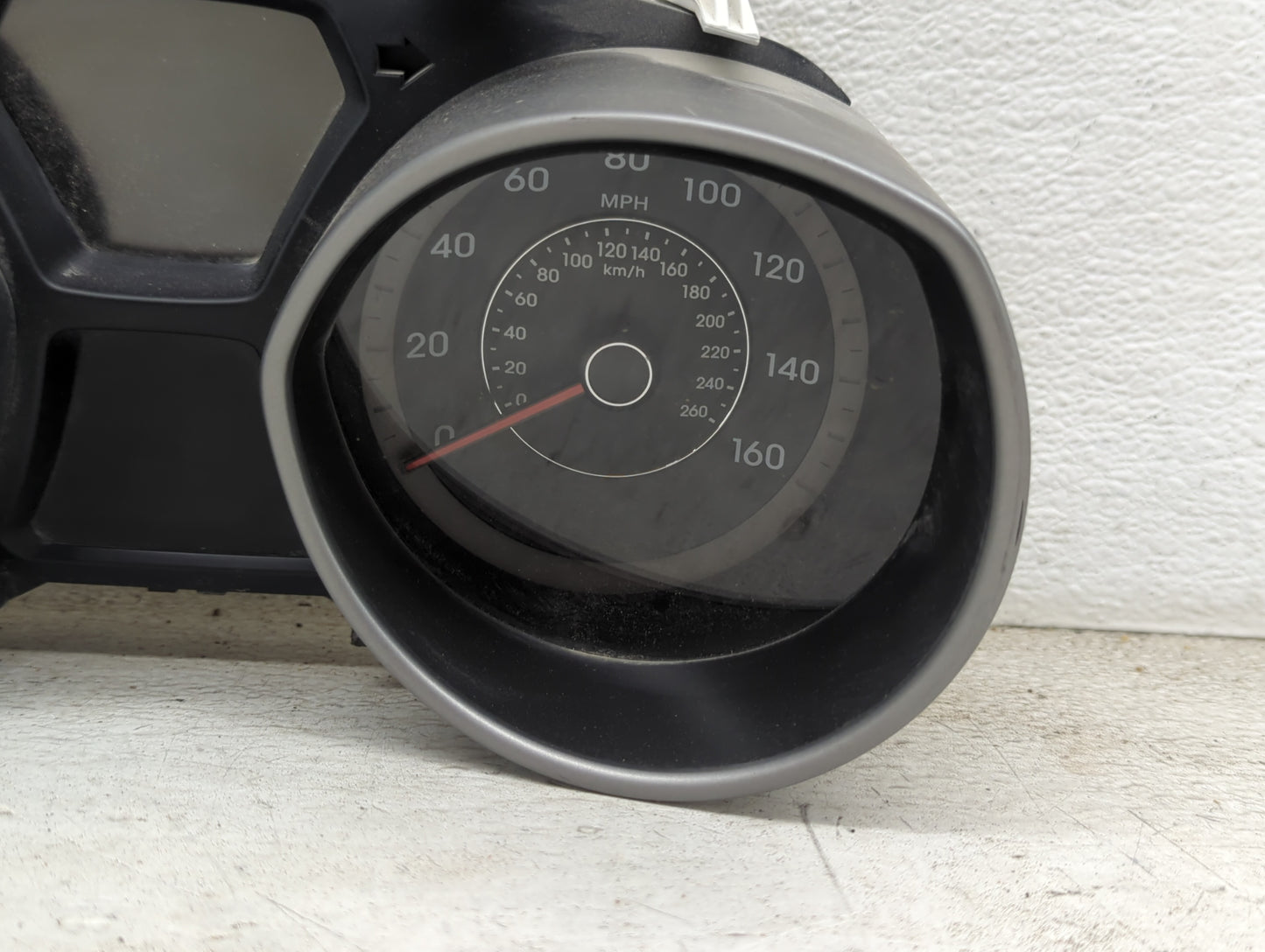 2014-2016 Hyundai Elantra Instrument Cluster Speedometer Gauges P/N:94004-3X210 Miles: Fits Fits 2014 2015 2016 OEM Used Aut