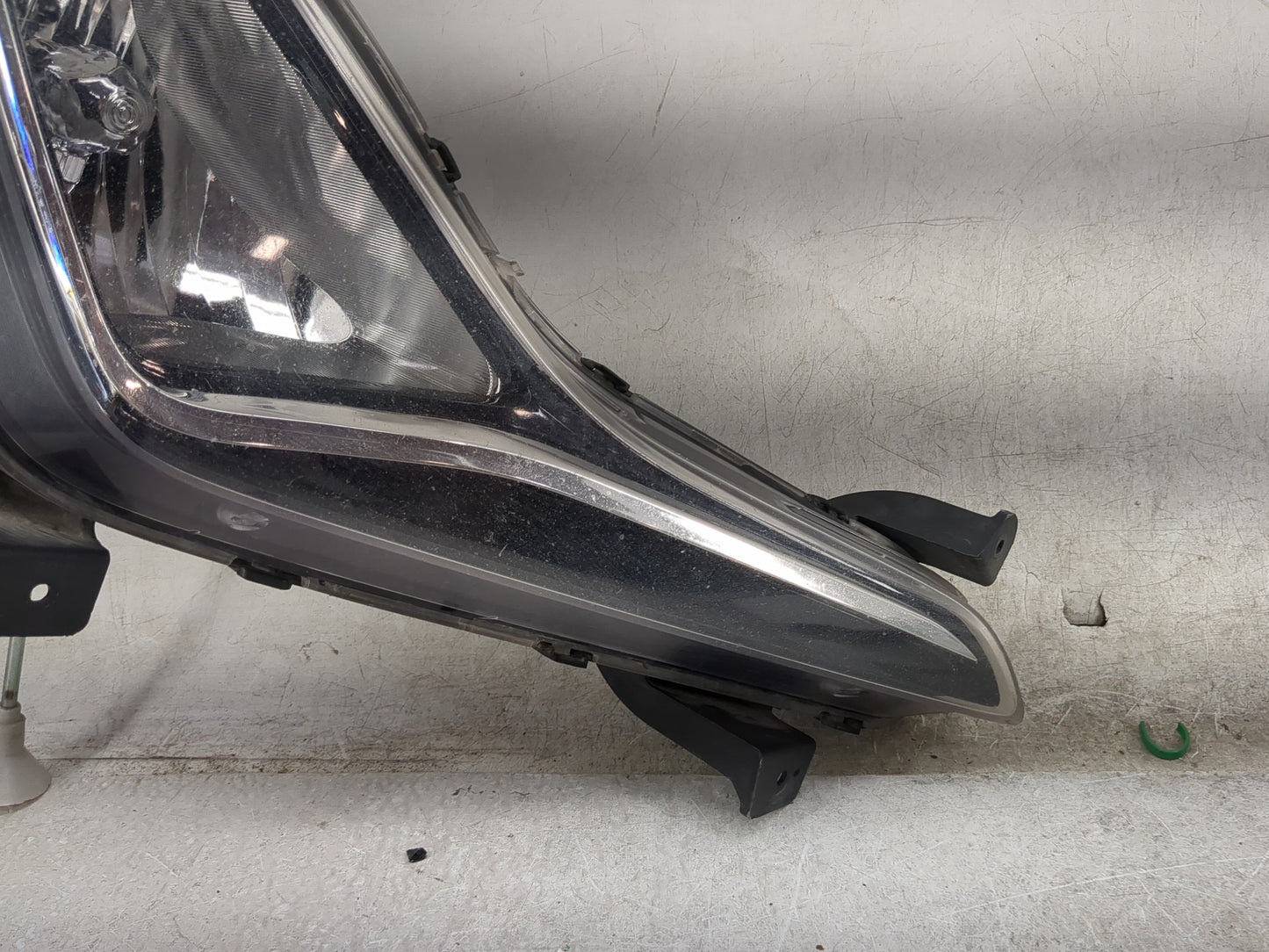 2014-2016 Hyundai Elantra Driver Left Oem Front Light Lamp Black 1459114 - Oemusedautoparts1.com