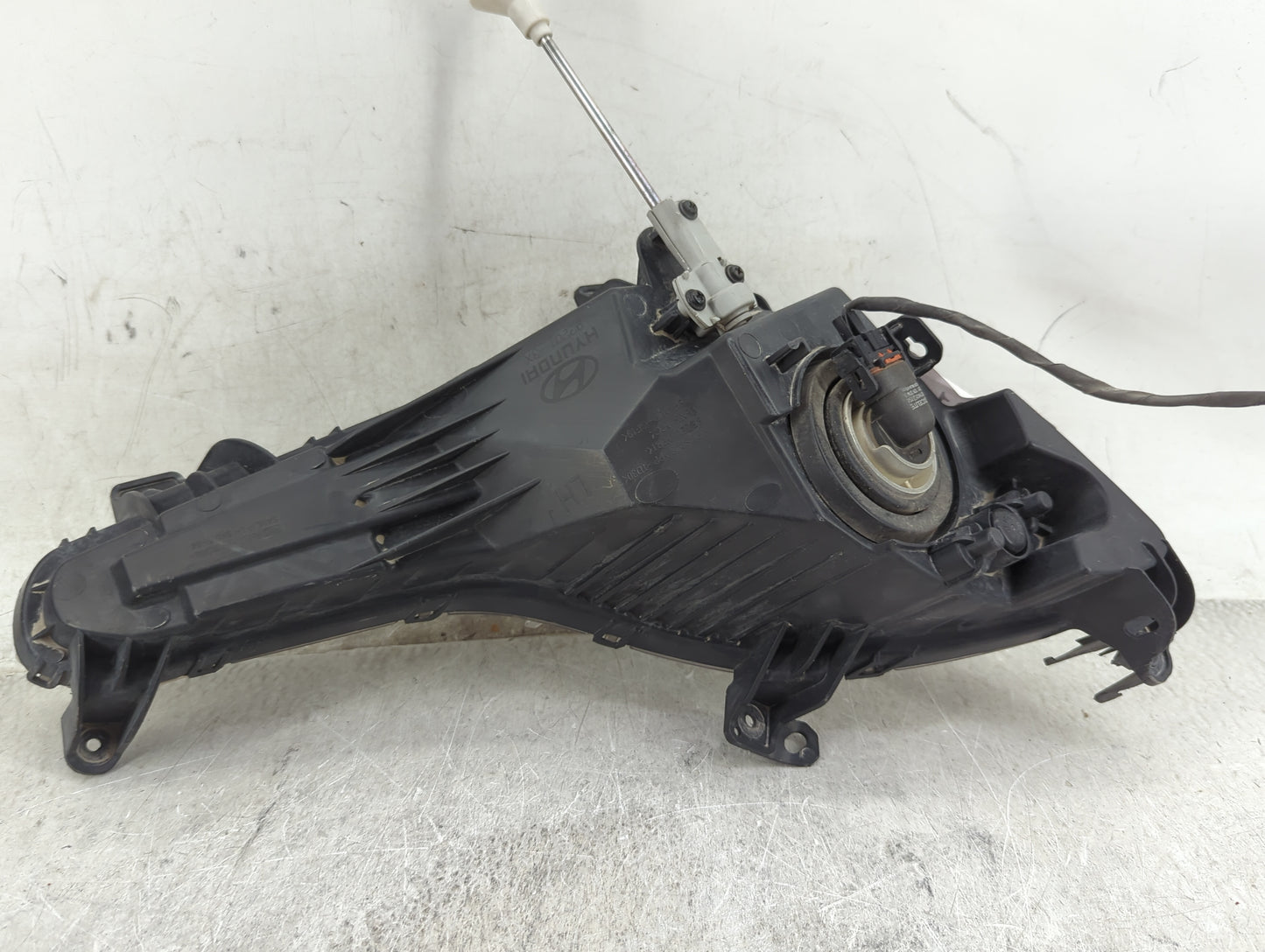 2014-2016 Hyundai Elantra Driver Left Oem Front Light Lamp Black 1459162 - Oemusedautoparts1.com