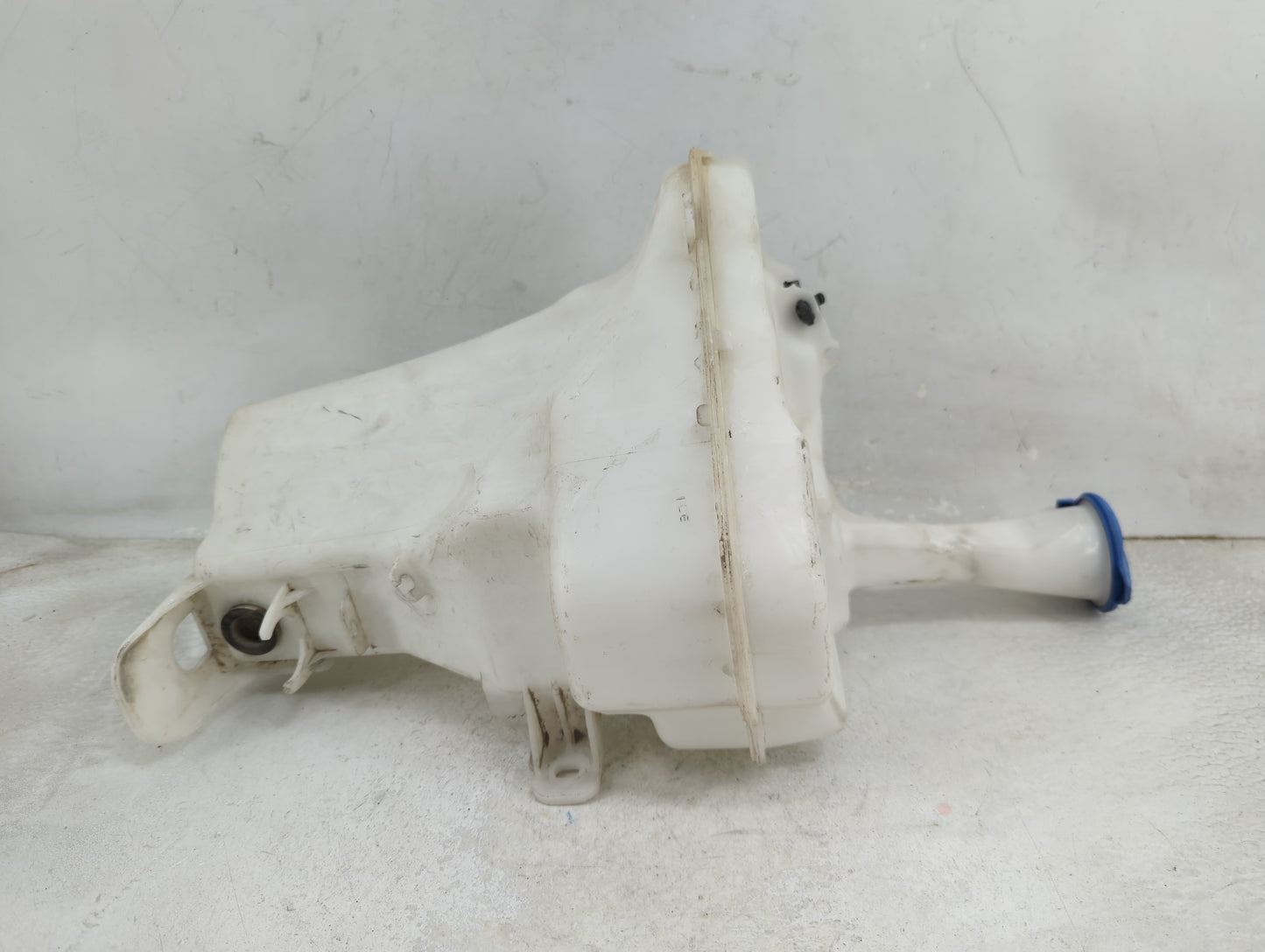2014-2016 Hyundai Elantra Windshield Washer Fluid Reservoir Bottle Oem 1459343 - Oemusedautoparts1.com