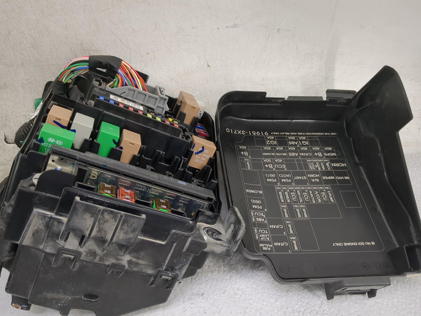 2014-2016 Hyundai Elantra Fusebox Fuse Box Panel Relay Module P/N:91951-3X710 91951-3X100, 18790-01315 Fits Fits 2014 2015 2