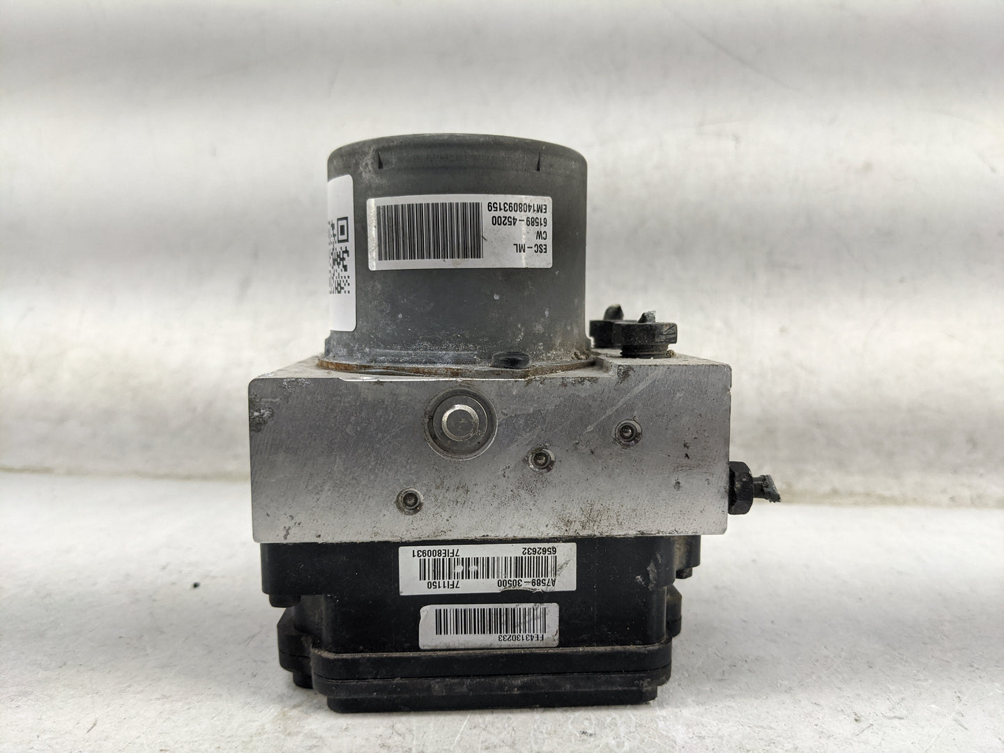 2014 Hyundai Elantra ABS Pump Control Module Replacement P/N:61589-45200 A7589-30500, 58920-A7200, A7589-20500 Fits OEM Used