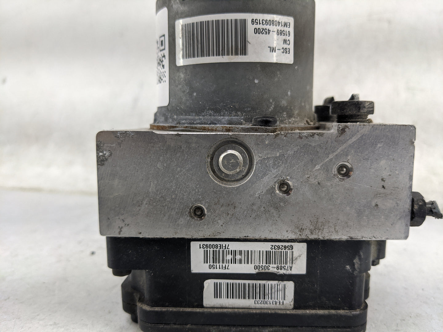 2014 Hyundai Elantra ABS Pump Control Module Replacement P/N:61589-45200 A7589-30500, 58920-A7200, A7589-20500 Fits OEM Used