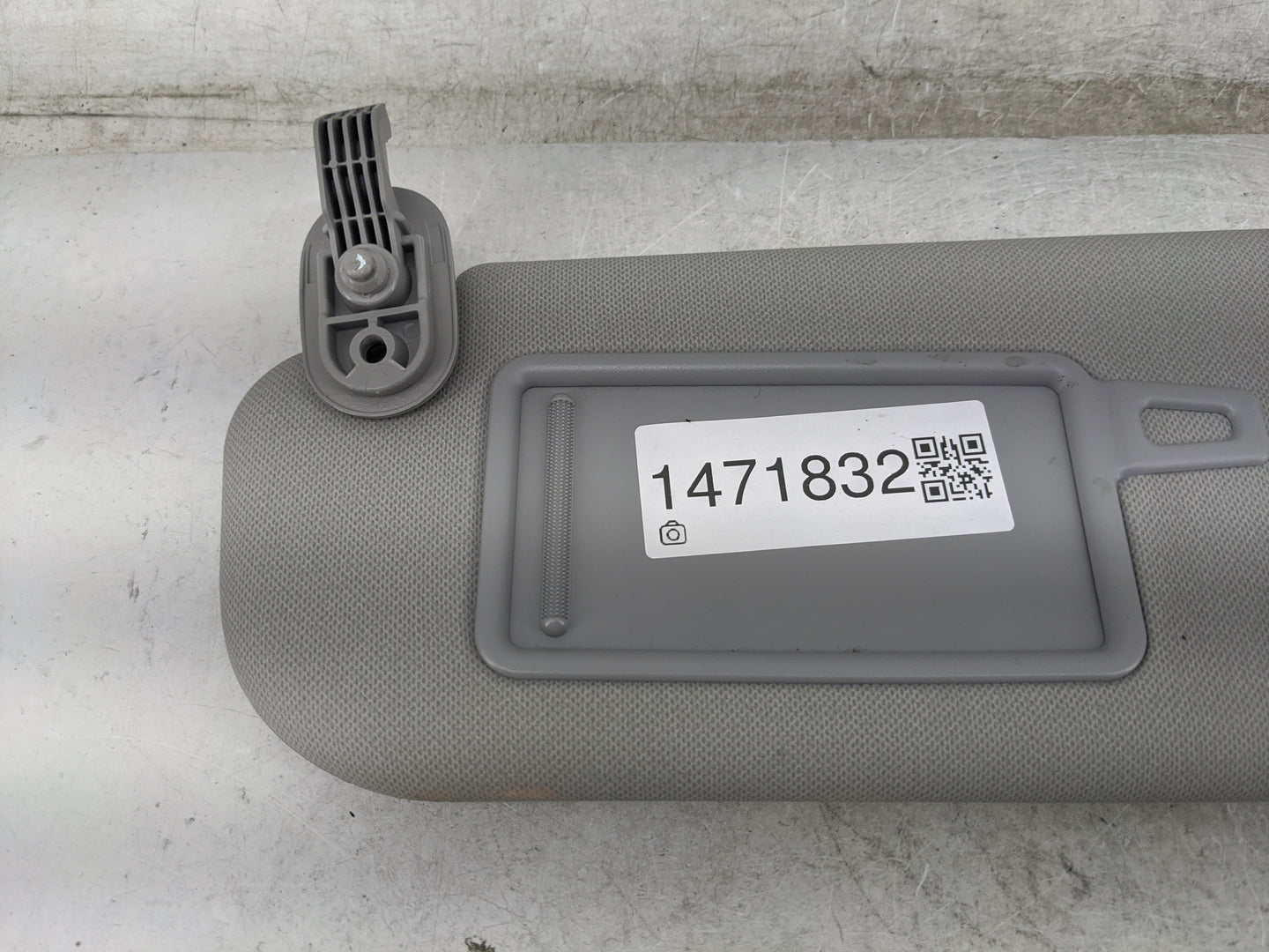 2013-2017 Hyundai Elantra Sun Visor Shade Replacement Driver Left Mirror Fits Fits 2013 2014 2015 2016 2017 OEM Used Auto Pa